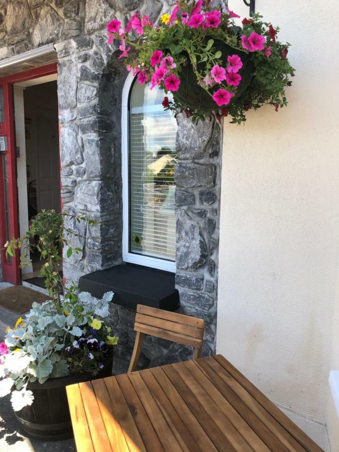골웨이 Amber Hill B&B 외부 사진